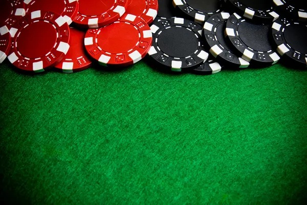 Live baccarat table on grand royal188 showing dealer and cards